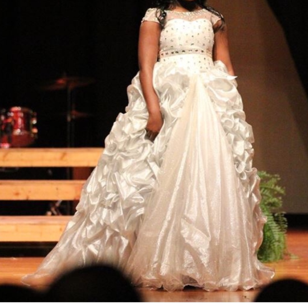 Pageant/Ball Gown Dress - Picture 4 of 4